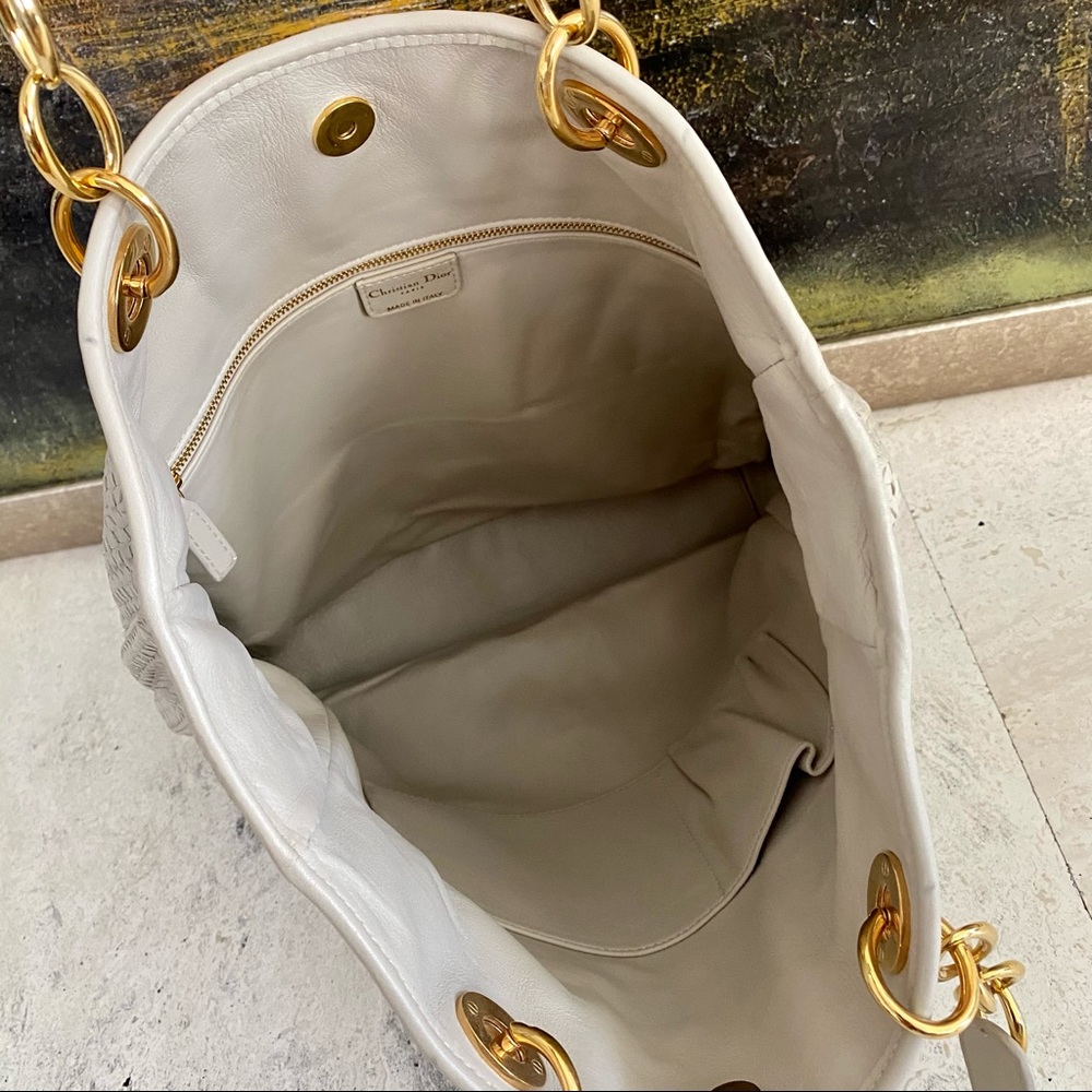 🚫 SOLD - 🎉HP🎉 NWOT AUTH LADY DIOR BAG - PRICE FIRM - Picture 5 of 15
